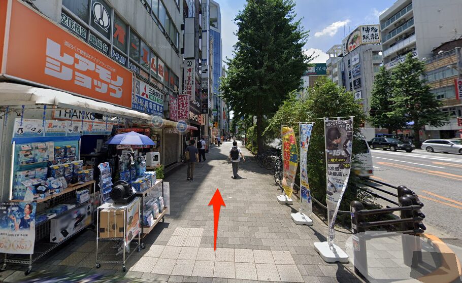 末広町駅を出て南へ進む