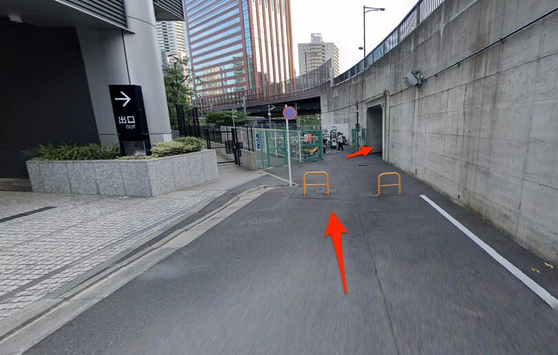 トンネルを渡る