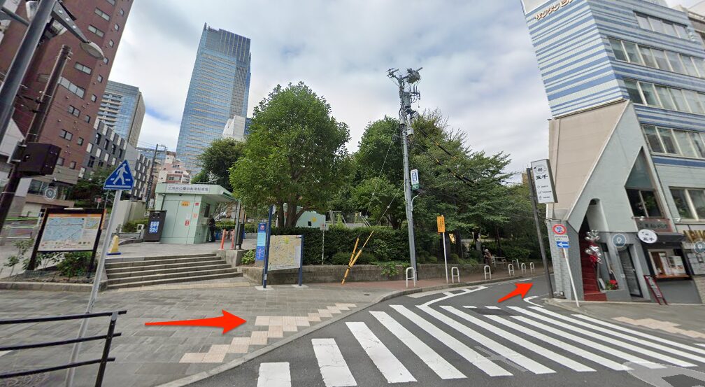 三河台公園の分かれ道を左へ進む