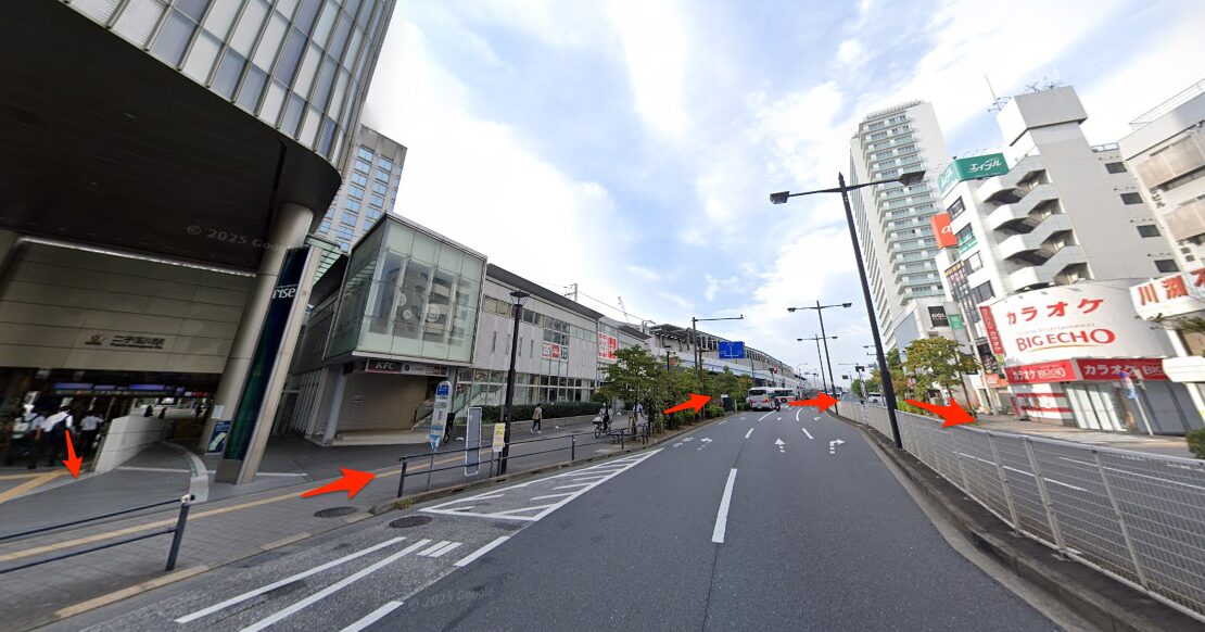 二子玉川駅を出て南の横断歩道を渡る