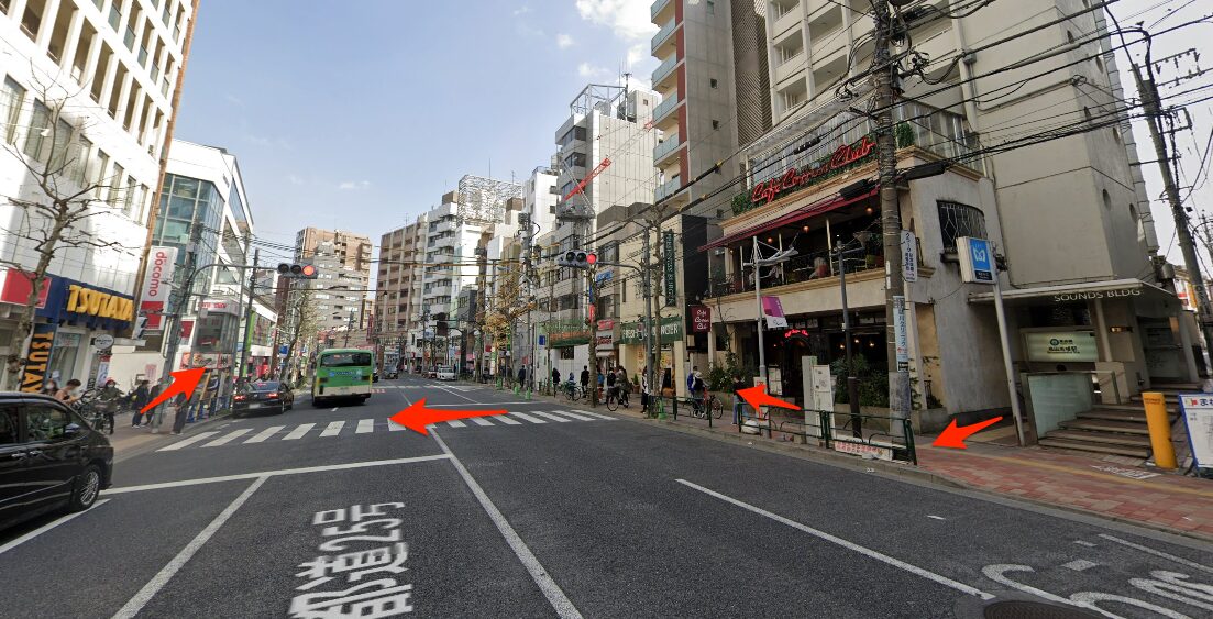 高田馬場駅を出て東へ進む