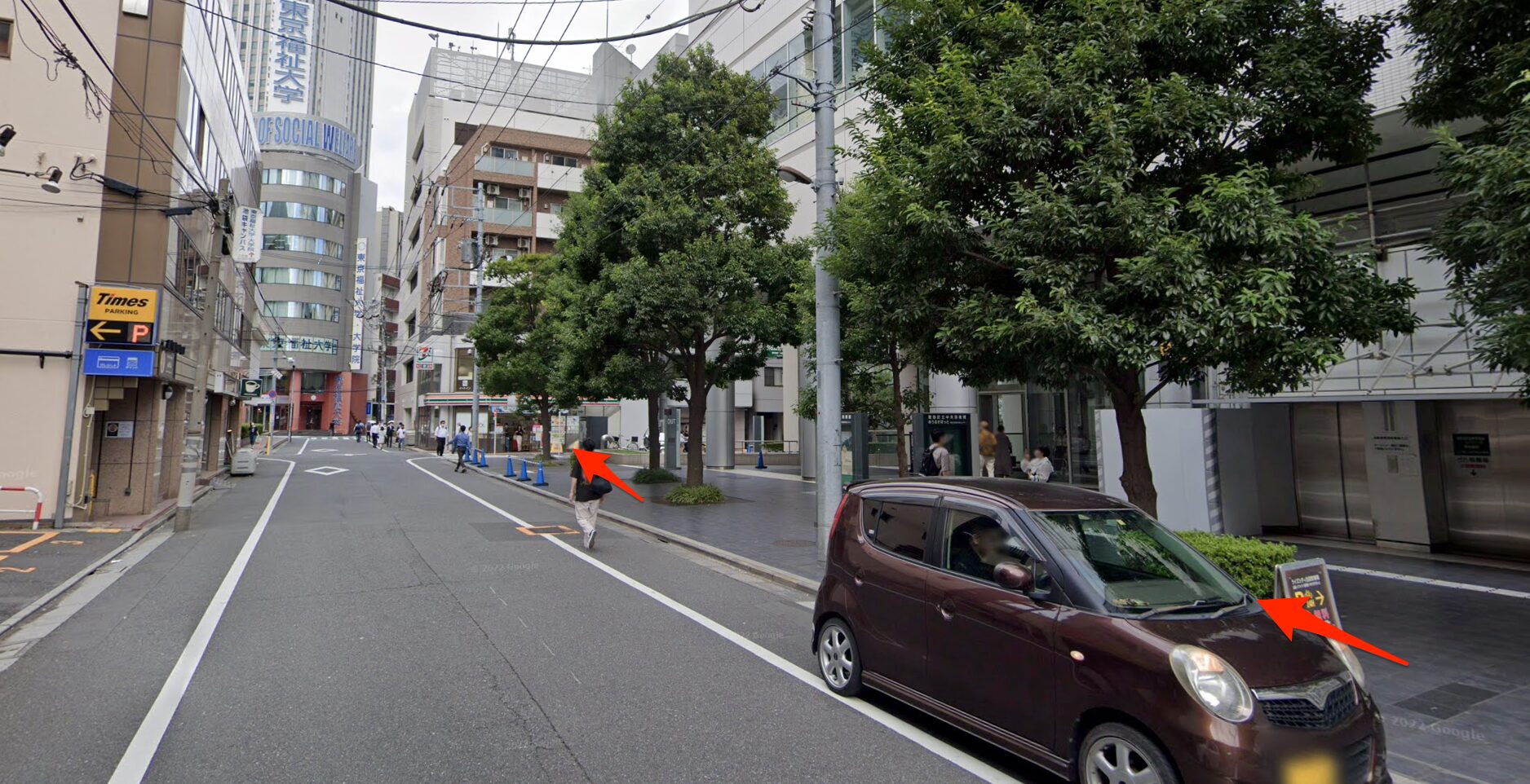 東池袋駅を出て北へ進む