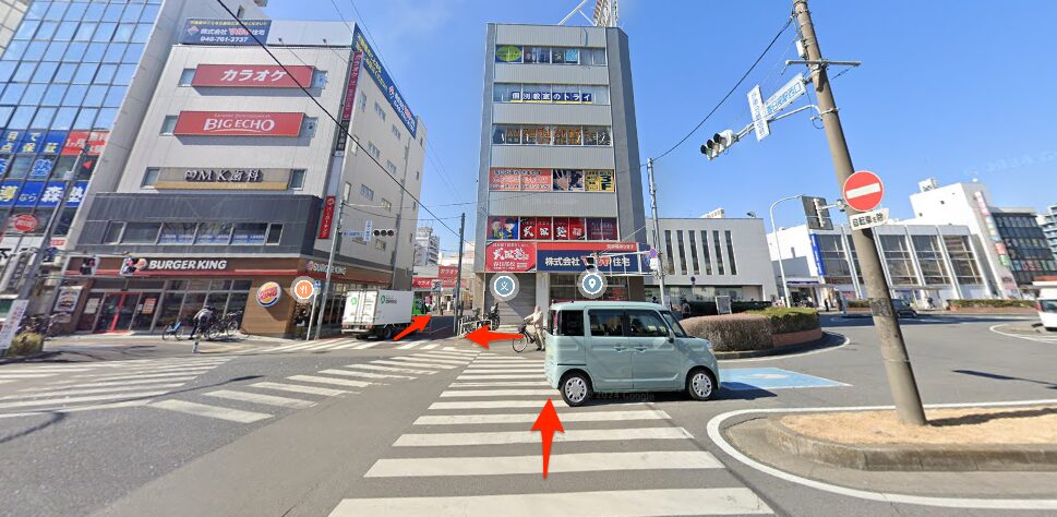 春日部駅西口を出て西へ進む