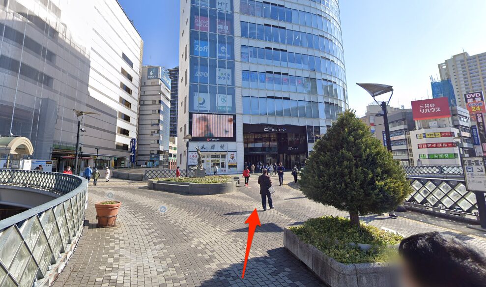 川口駅東口を出て東へ進む