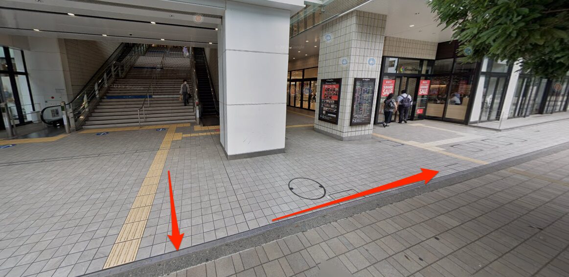 所沢駅東口を出て北へ進む