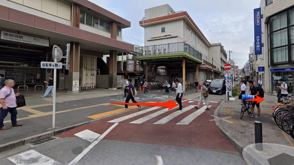 津田沼駅北口を出てまっすぐ進む